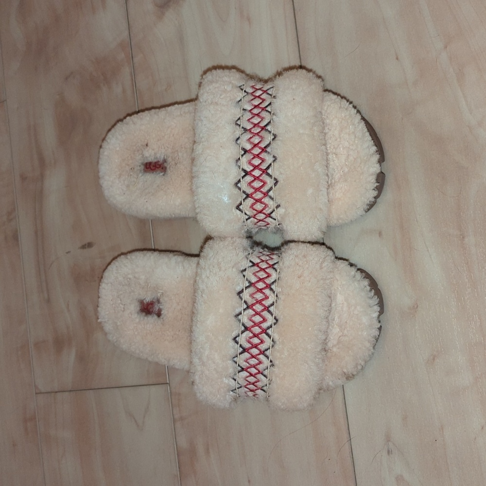 Ugg cozetta Sherpa slides